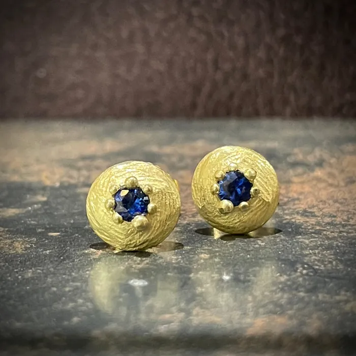 Necklaces Dahlia Kanner 18K Studs with Blue Sapphire