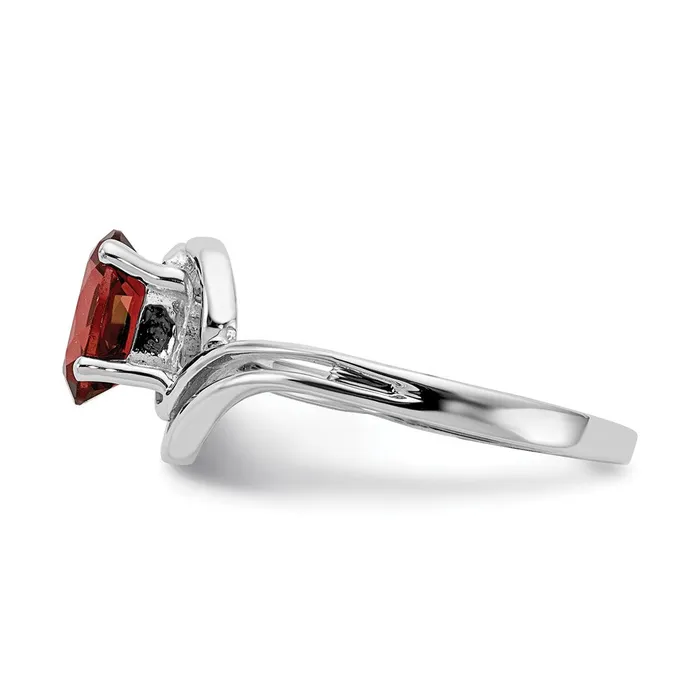 Rings Goldia 14k White Gold 7x5mm Oval Garnet ring