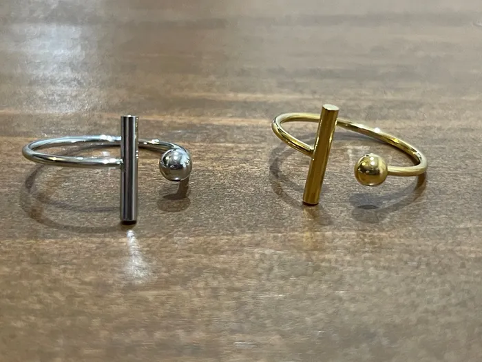 bubs sass Rings ball and t bar ring