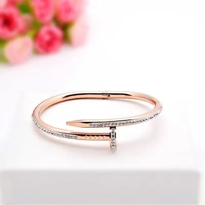 Fun Unusual Nail Ring and Bracelets awesome Statement Jewelry Alibaba Booker Rings