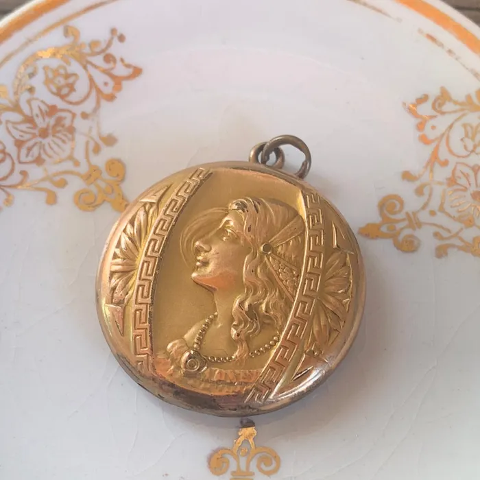 Nouveau Lady Locket Gold Filled Antique Love Vintage Paris PreStyled Sets