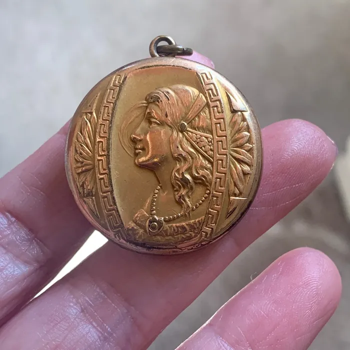 Nouveau Lady Locket Gold Filled Antique Love Vintage Paris PreStyled Sets