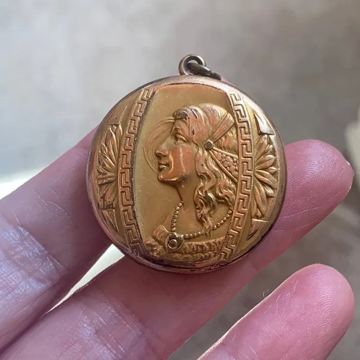 Nouveau Lady Locket Gold Filled Antique Love Vintage Paris PreStyled Sets