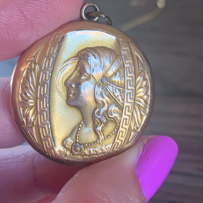 Nouveau Lady Locket Gold Filled Antique Love Vintage Paris PreStyled Sets