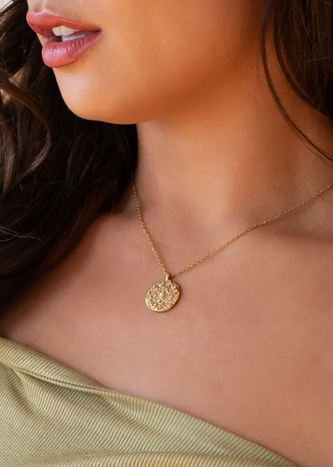 panacheaccessories Necklaces Luxe Gold Circle Rhinestone Pendant Necklace