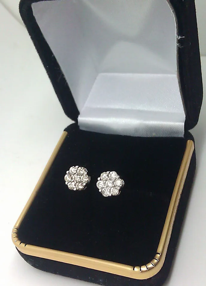 Gold and Diamond Earrings New Elegent 10k White Gold 1CT Diamond Flower Shape Earring MenWomen Gold and Diamond Earrings New Elegent 10k White Gold 1CT Diamond Flower Shape Earring MenWomen