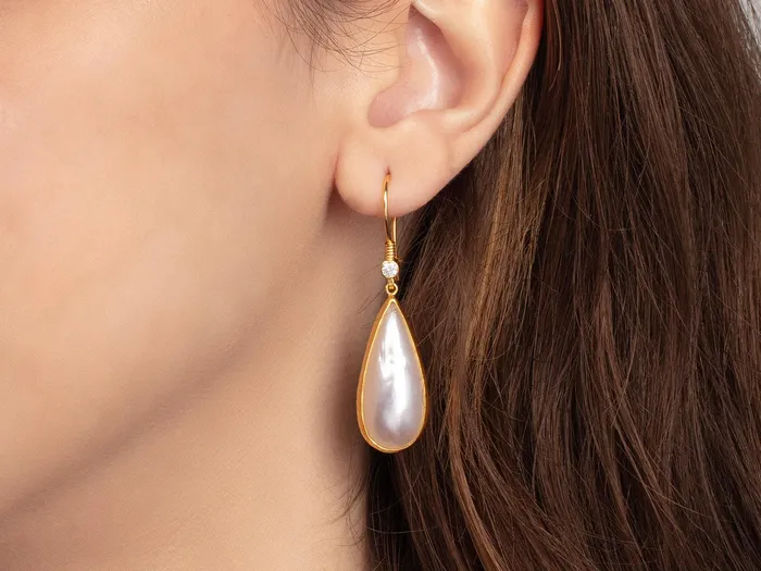 GG GOLD OOAK Earrings GURHAN Oyster Gold Pearl Single Drop Earrings 28x13mm Teardrop on Wire Hook GG GOLD OOAK Earrings GURHAN Oyster Gold Pearl Single Drop Earrings 28x13mm Teardrop on Wire Hook