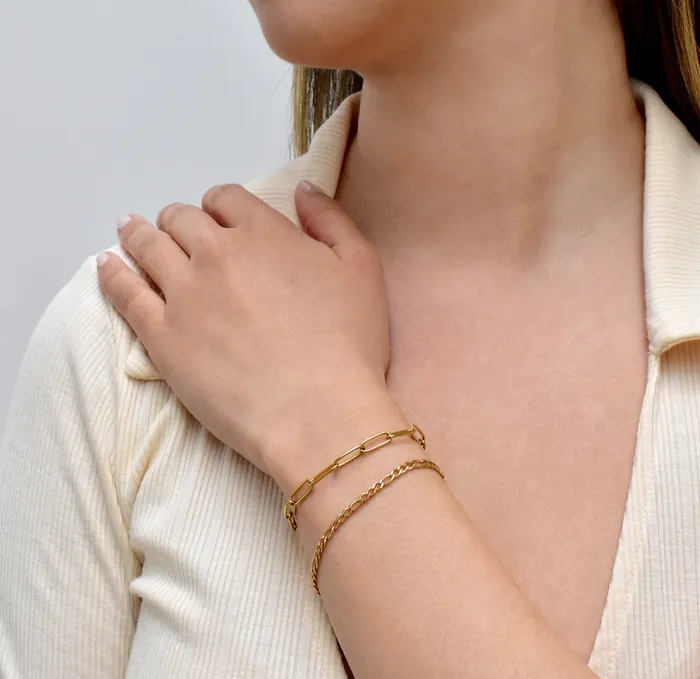 Bracelets Mai Dsire BOBBI DAINTY GOLD FIGARO BRACELET