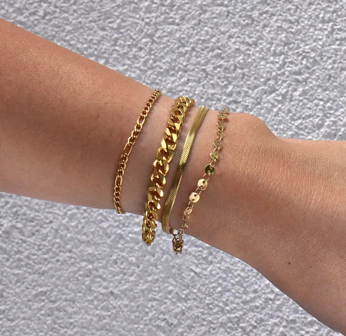 Bracelets Mai Dsire BOBBI DAINTY GOLD FIGARO BRACELET