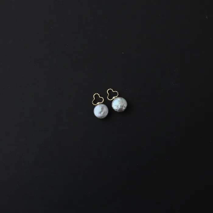 Charm Necklaces Freshwater Baroque Black Pearl Charm Gold Finding Clover Loop 19x14mm 1pair GemMartUSA Charm Necklaces Freshwater Baroque Black Pearl Charm Gold Finding Clover Loop 19x14mm 1pair GemMartUSA