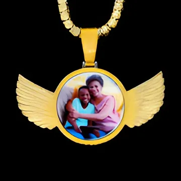 Customized Jewel Necklaces Winged Custom Pendant With Gemstone