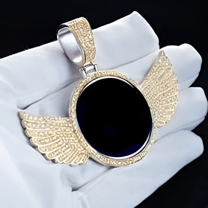 Customized Jewel Necklaces Winged Custom Pendant With Gemstone