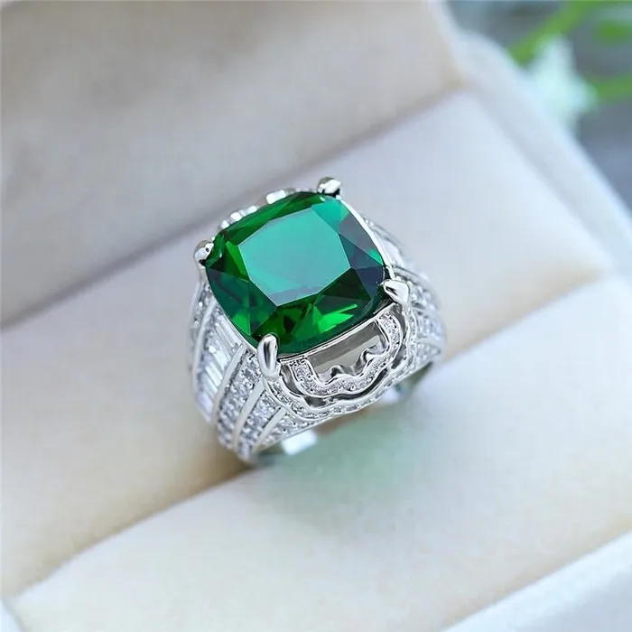 Lab Diamonds London Green Diamond Ring Emerald Green Diamond Ring Iced Out Ring Green Engagement Ring Green Engagement Ring Big Diamond Ring Rings