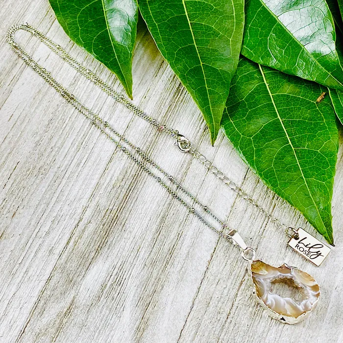 Necklaces Lily Rose Jewelry Inner Peace Druzy Quartz Black Lace Agate Geode Slice Pendant 18 2 White Gold Necklace
