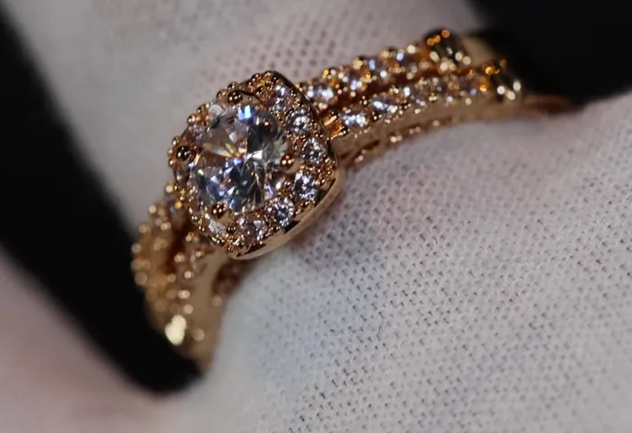 Rings Lab Diamonds London Womens Gold ring Womens Gold Ring Set Womens Gold Diamond Ring Gold Ring with Diamonds Gold Halo Engagement Ring Halo Wedding Ring