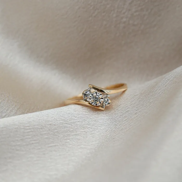 1980s 10k Small Bypass Diamond Ring Sz 675 GW Rings