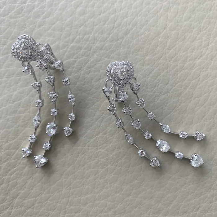 Earrings Beauvince Hearts Chandelier Earrings 719 ct Diamonds in White Gold Beauvince