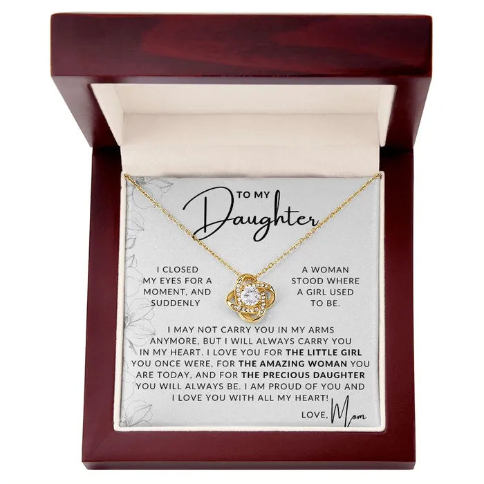 ShineOn Fulfillment Necklaces An Amazing Woman To My Daughter From Mom Mother to Daughter Gift Christmas Gifts Birthday Present Graduation Necklace Valentines Day